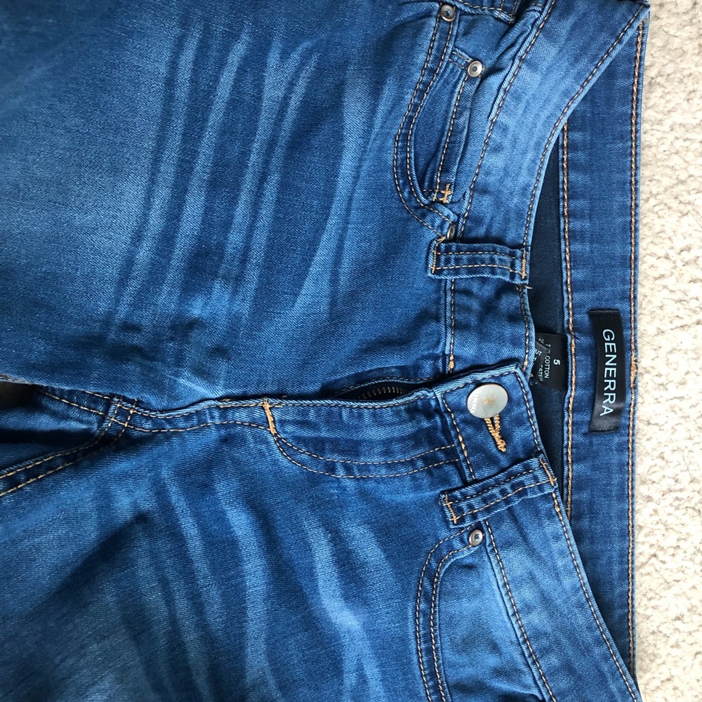 Dark wash size 5 classy skinny jeans